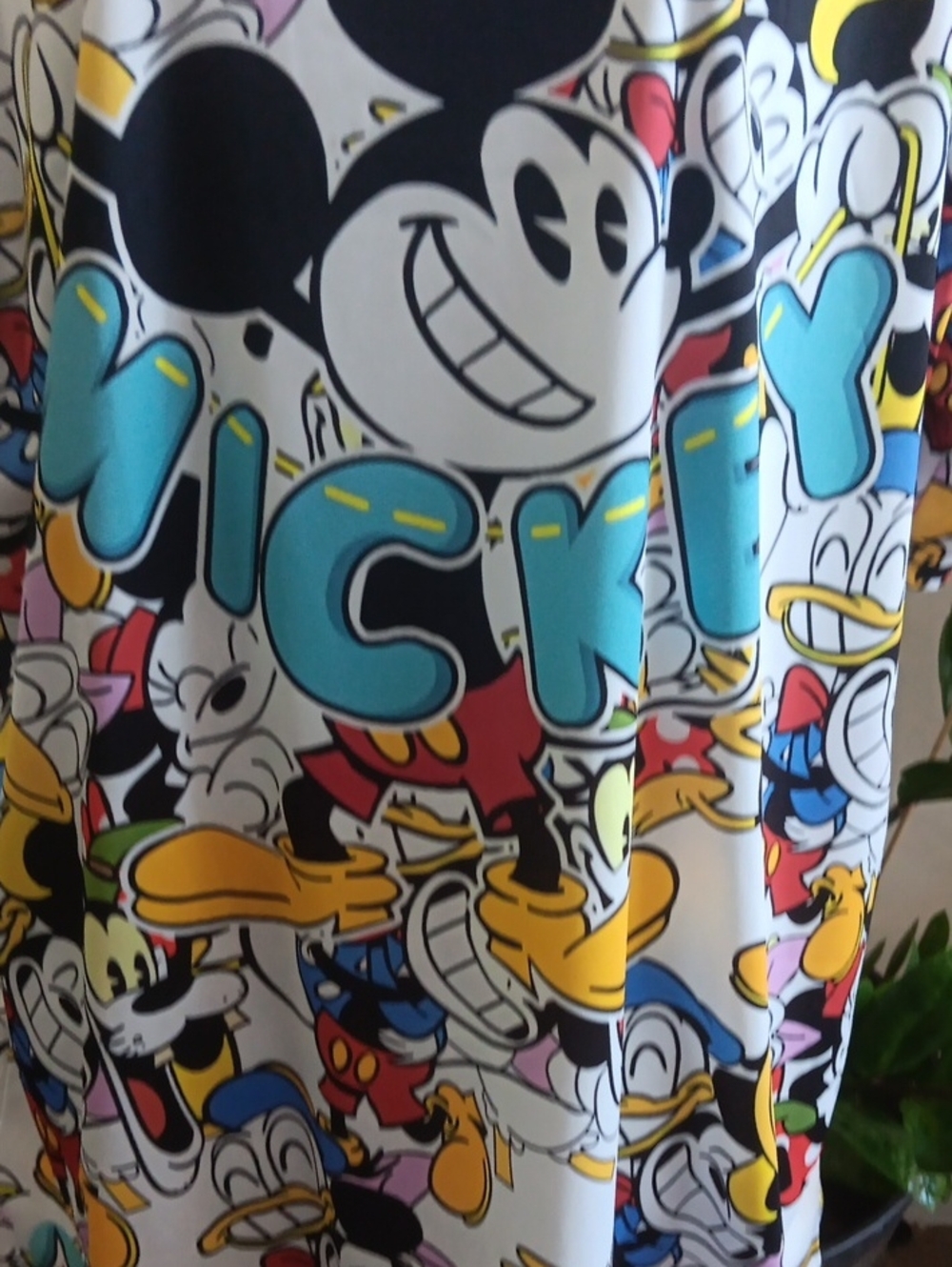 Disney Mickey Mouse and Friends Retro P2P 25" L 31: 3XL Stretchy - Picture 2 of 4